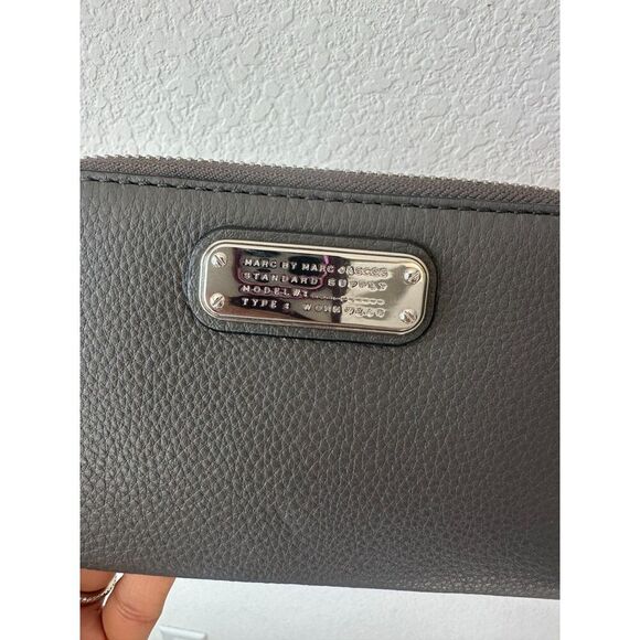 Marc By Marc Jacobs Bags Marc By Marc Jacobs Wingman Leather Wristlet - Picture 4 of 6